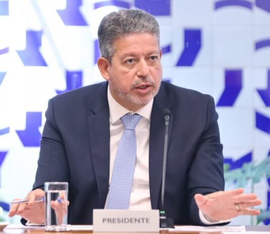 Arthur Lira diz que há “insatisfação generalizada” com governo