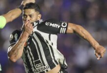 Hulk marca de falta e Atlético-MG vence clássico com Cruzeiro