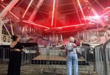 Roda-gigante atrai crianças e famílias se divertem no Parque do Povo neste domingo (4)