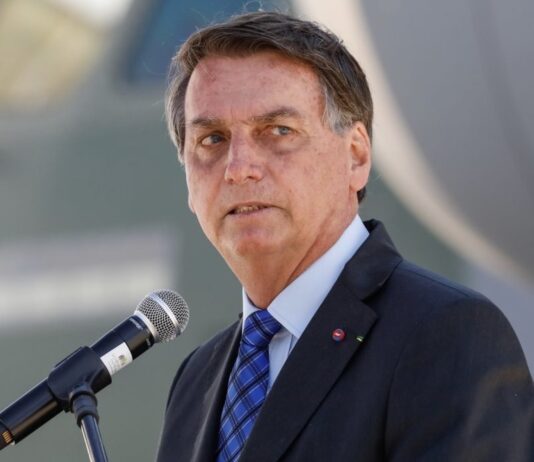 Bolsonaro tem evolução clínica e ‘melhora sutil’ no pulmão, dizem médicos