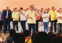 Sem Romero, João referenda pré-candidatura de Jhony em Campina Grande