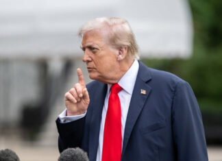 Trump cancela 2ª onda de ataques após Venezuela libertar presos políticos