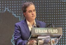 Em primeiro debate Efraim reforça críticas à corrupção, segurança e educação
