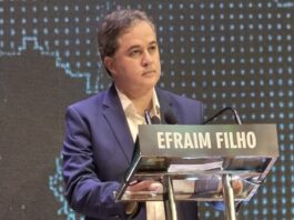 Em primeiro debate Efraim reforça críticas à corrupção, segurança e educação