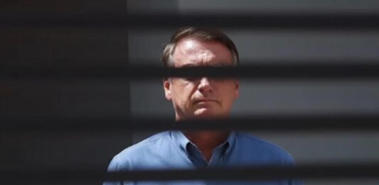 Moraes pede parecer da PGR sobre prisão domiciliar para Bolsonaro