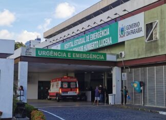 Filho tenta defender mãe de agressões e é esfaqueado pelo próprio pai, em Cabedelo