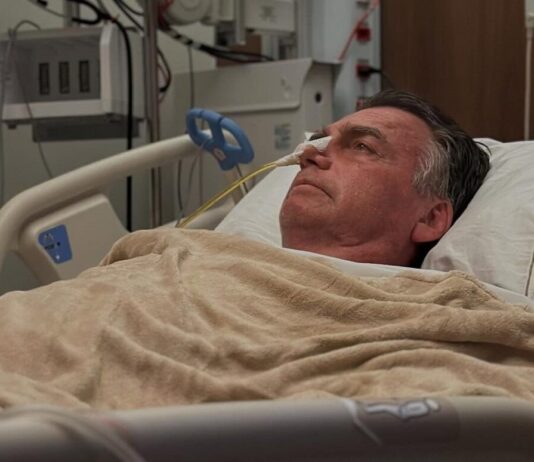 Bolsonaro passa por nova cirurgia para tratar quadro de soluço