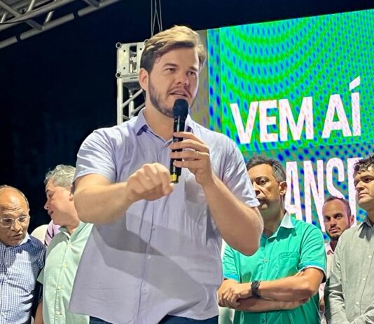 Bruno assina ordem de serviço para início das obras da avenida Plínio Lemos