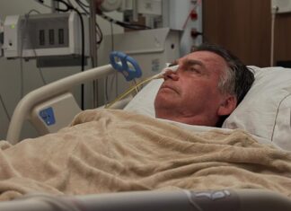 Bolsonaro tem piora da função renal e aumento de inflamação