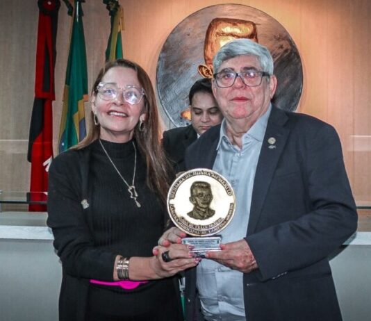 Câmara de Campina Grande homenageia João de Freitas Motta com Medalha de Honra ao Mérito Municipal