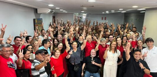 Pré-candidata a deputada estadual, Ana Cláudia reúne apoiadores de vários municípios para ouvir ideias e definir propostas