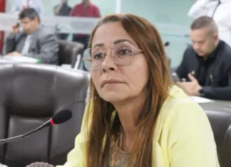 Vereadora Aninha Cardoso questiona mudanças na escala de fisioterapeutas e cobra esclarecimentos da Prefeitura de Campina Grande