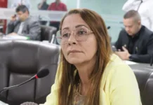 Vereadora Aninha Cardoso fiscaliza escola com salas ‘interditadas’ em Campina Grande