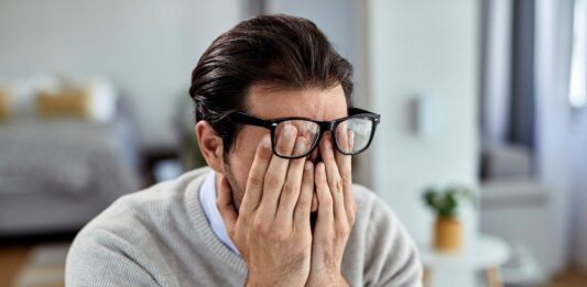 Psicóloga explica como lidar com as frustrações de 2025