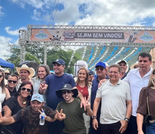 Veneziano e Ana Cláudia participam da Festa do Tapuia em Gado Bravo e destacam riqueza cultural do evento