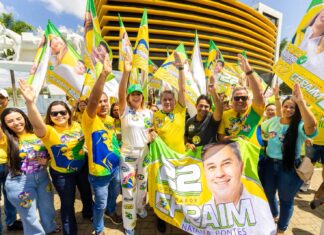 Da Feira de Oitizeiro em João Pessoa às ruas de Campina, Efraim encerra campanha como começou: no meio do povo