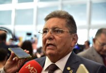 Adriano coloca na conta de Hugo Motta nomeação do secretário de Educação: “Não endossei”