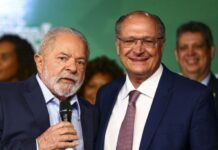 Lula se despede de ministros e confirma Alckmin como vice em chapa