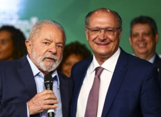 Lula se despede de ministros e confirma Alckmin como vice em chapa
