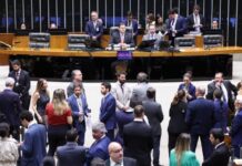 Congresso derruba quatro vetos de Lula e libera repasses de recursos federais a municípios