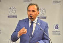 Ex-deputado estadual sofre queda e tem achatamento na coluna vertebral