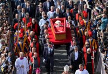 Papa Francisco: velório é aberto ao público no Vaticano