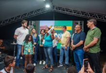 PMCG entrega oficialmente títulos de propriedade a 400 familias do bairro do Araxá