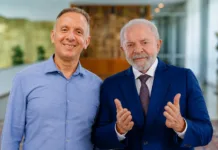 “Meu presidente é Lula”: Aguinaldo Ribeiro declara voto no petista durante inauguração de comitê em Campina Grande