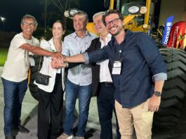 Através do Deputado Federal Romero Rodrigues, Campina Grande recebe motoniveladora