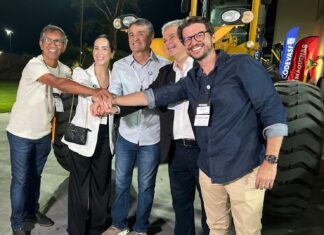 Através do Deputado Federal Romero Rodrigues, Campina Grande recebe motoniveladora