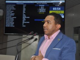 Alexandre desqualifica denúncia da oposição ao TCE: “Até assinatura de vereador foi fraudada”