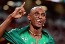 Alison dos Santos conquista a prata nos 400 metros com barreiras do Mundial de Tóquio