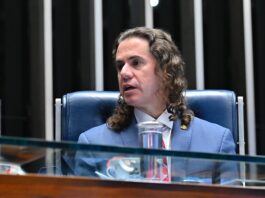 Veneziano defende continuidade do governo Lula ao comentar PEC do fim da escala 6×1