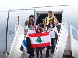Primeiro voo com brasileiros do Líbano pousa no aeroporto de Guarulhos