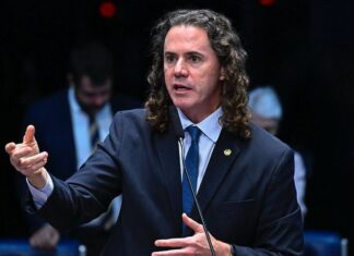 Senado aprova projeto relatado por Veneziano que incentiva o primeiro emprego para jovens