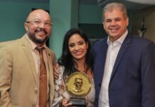 Vice-prefeito Alcindor Villarim participa de entrega de Medalha de Honra ao Mérito a Crizane Xavier