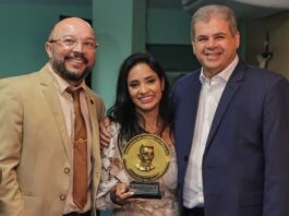 Vice-prefeito Alcindor Villarim participa de entrega de Medalha de Honra ao Mérito a Crizane Xavier