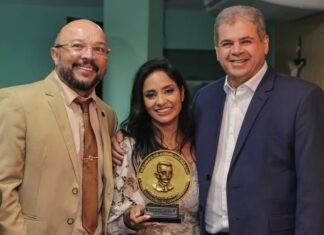 Vice-prefeito Alcindor Villarim participa de entrega de Medalha de Honra ao Mérito a Crizane Xavier