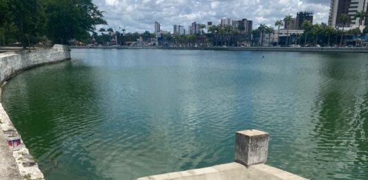 Prefeitura de Campina Grande realiza manutenção preventiva no sangradouro do Açude Velho