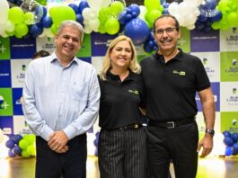 Vice-prefeito Alcindor Villarim representa prefeito Bruno Cunha Lima na inauguração do Rede Compras Estação Velha