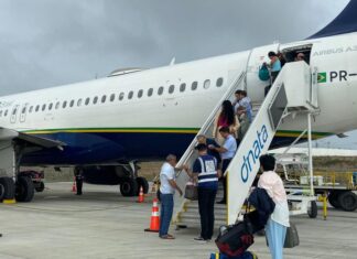 Pilotos e comissários podem entrar em greve a partir de 1º de janeiro