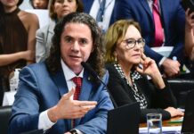 No Senado, Veneziano anuncia voto favorável à redução da escala de trabalho 6×1 sem redução de salários