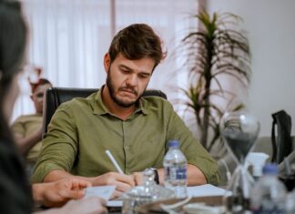 Bruno anuncia que edital do concurso público de Campina Grande será divulgado em maio