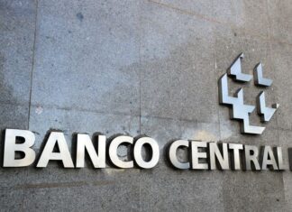 Banco Central e Receita Federal são autorizados a realizar concursos