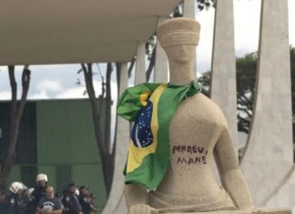 Moraes rejeita revisar pena de Débora do Batom, condenada pelo 8/1