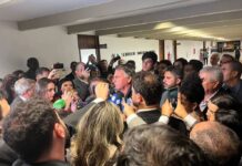 Jair Bolsonaro vai ao Senado negociar anistia a 8/1