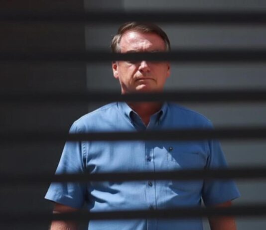 PGR apresenta parecer contrário à prisão domiciliar para Bolsonaro