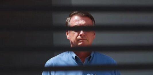 STF: defesa de Bolsonaro pede suspensão do cumprimento da pena