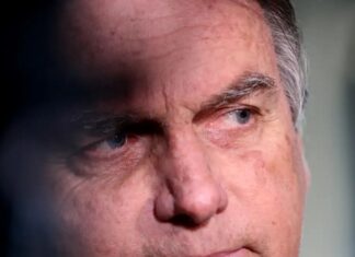 Cirurgia no ombro de Bolsonaro ocorreu sem intercorrências, diz equipe