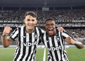 Com gol no último lance, Botafogo bate Santos na volta do Brasileirão